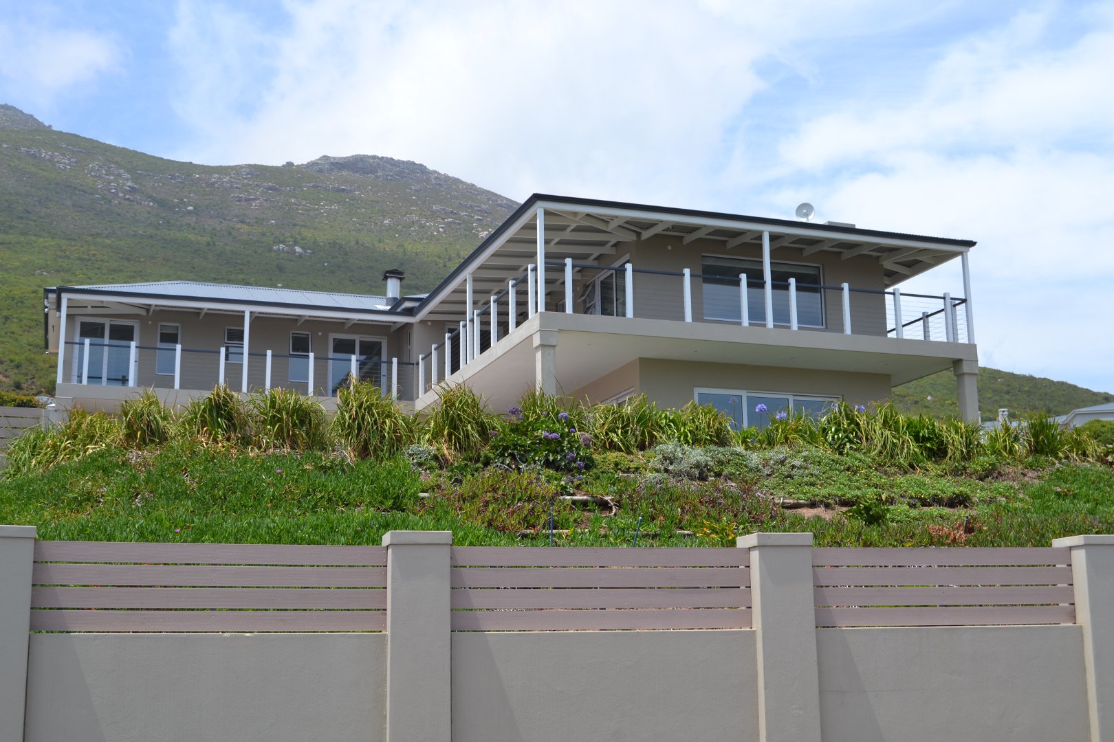 To Let 5 Bedroom Property for Rent in Belvedere Western Cape